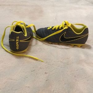 Little Boys Nike Soccer Cleats Size 11 Gray